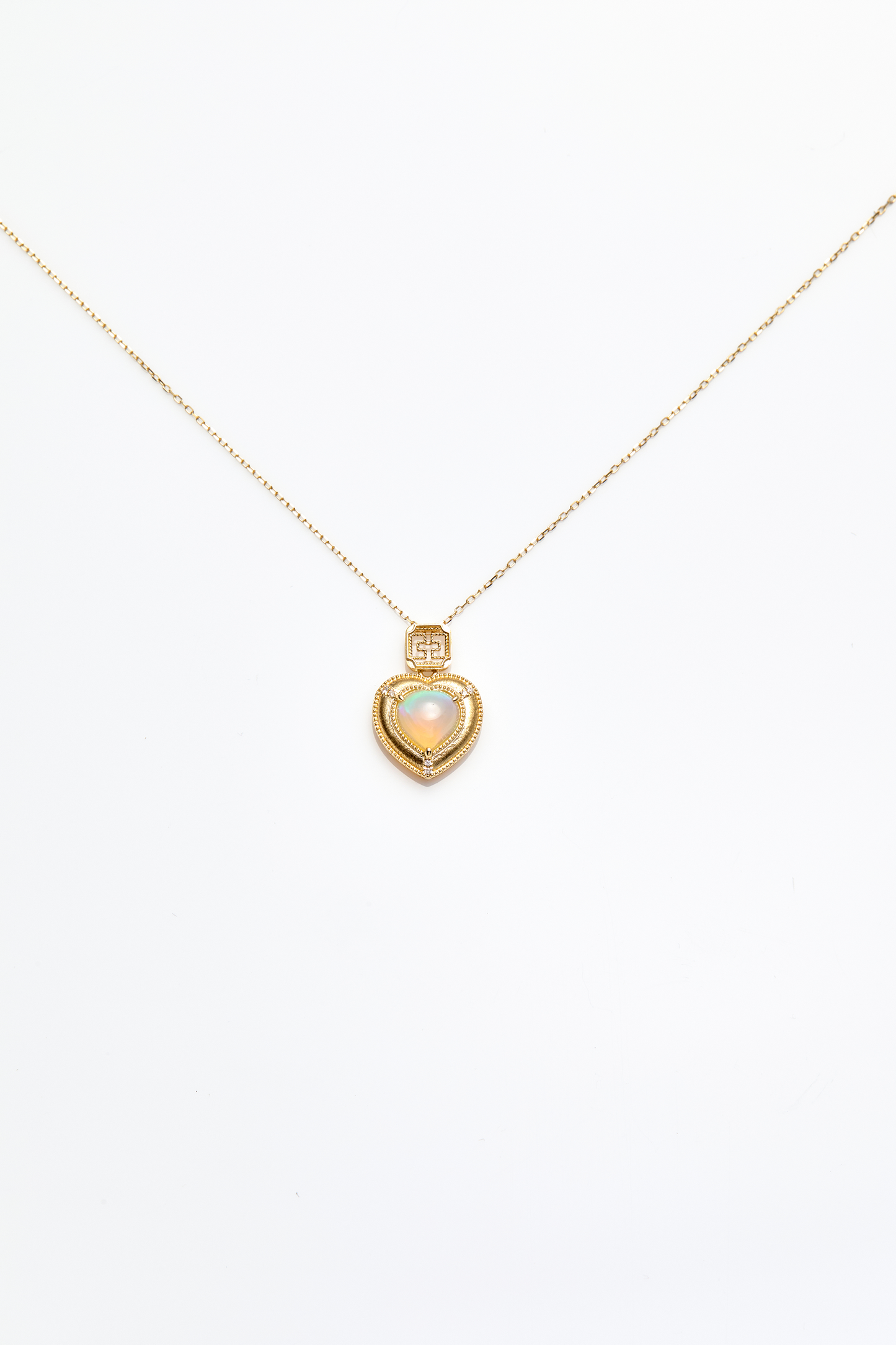 Jade Series 18K Gold Diamond Heart Natural Opal Brushed Pendant